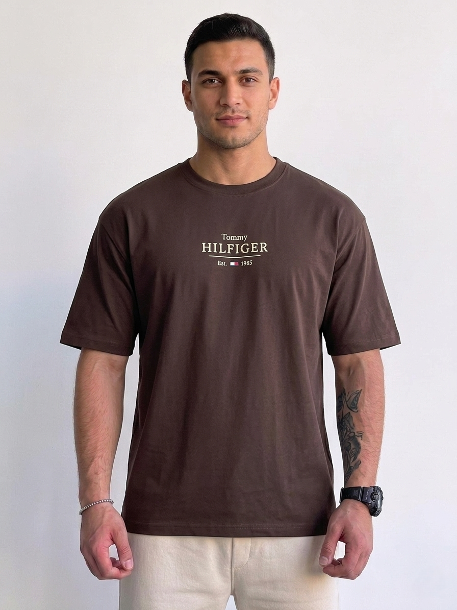 Relaxed Tomy Tee